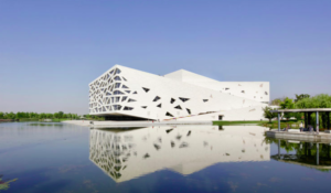В Китае построили оперный театр в виде айсберга